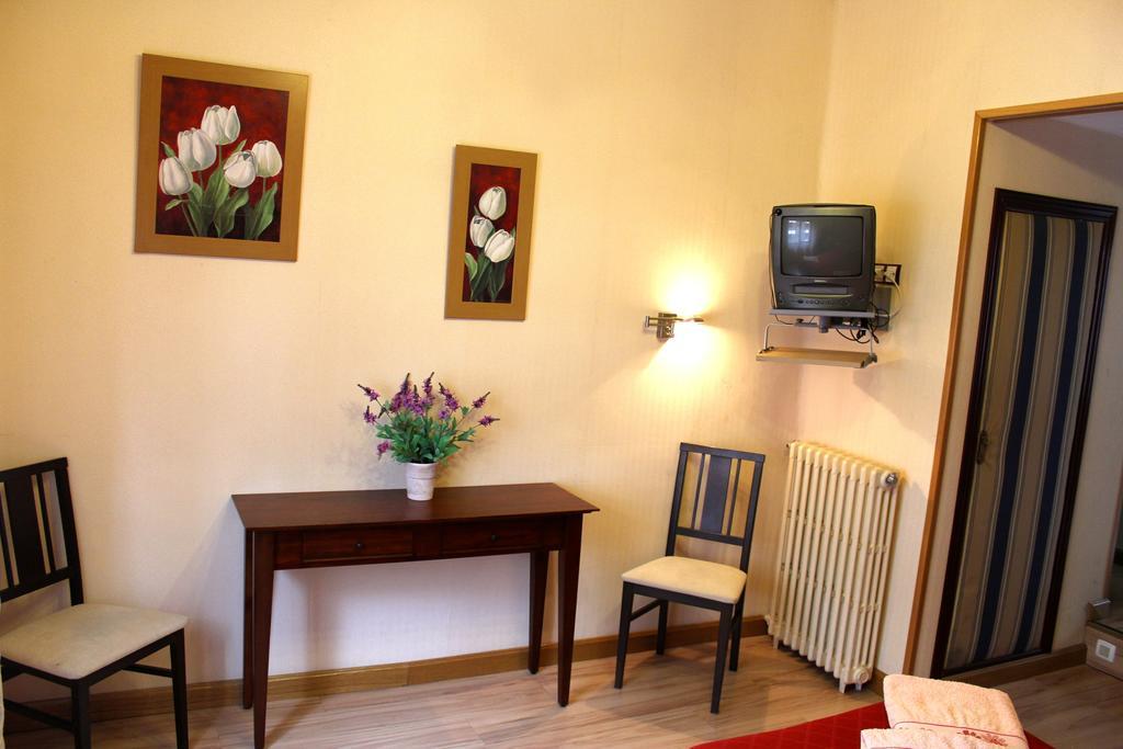 Hostal De La Torre Hostal Economico Valladolid Cameră foto